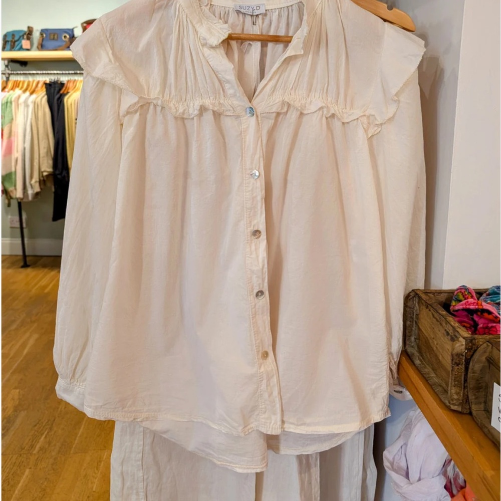 Suzy D Cream Ruffled Button-Up Blouse
